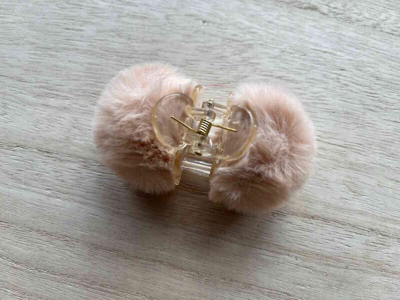 セリアの「バンスクリップ　ダブルファー」