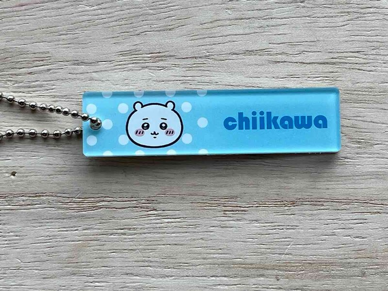 セリアの「ちいかわ アクリルスティックキーチェーン」の表のデザイン
