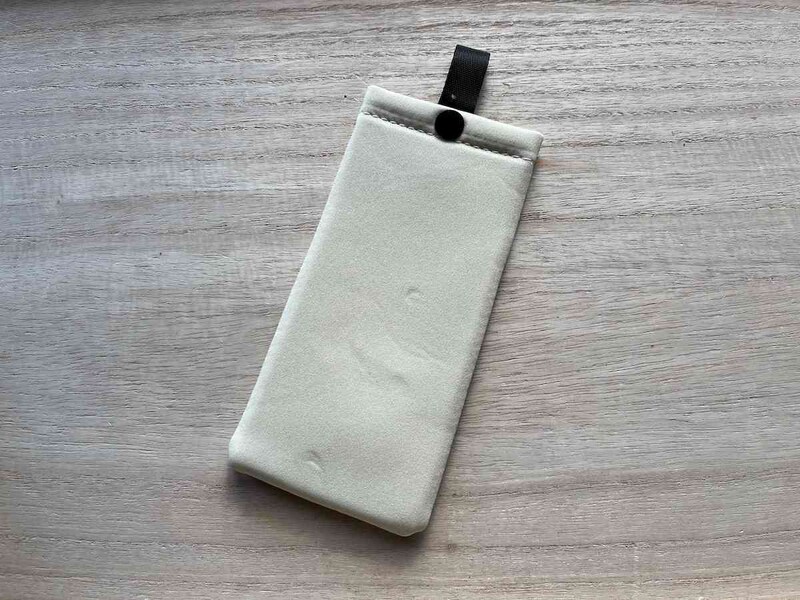 セリアのバッグなどにもつけられる「メガネケース」