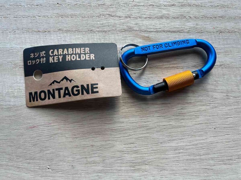 セリアの「ネジロックカラビナ」