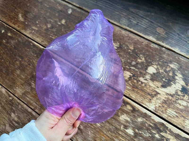 セリアの「ビニールバルーン」を膨らませた状態