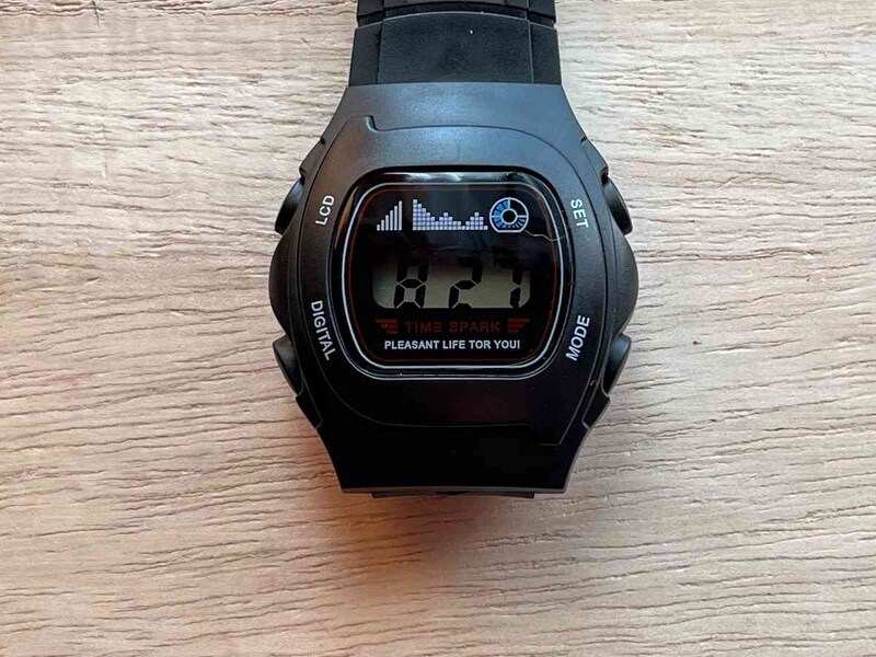 モードボタンで調整をしていく。最後にもう一度モードボタンを押すと通常表示になる