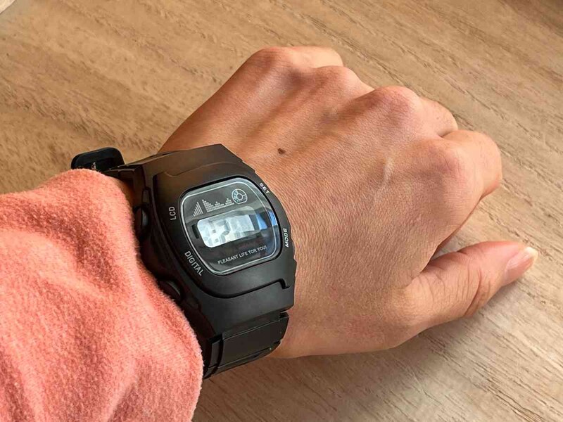 セリアの「ウォッチコレクション　メンズ35」は女性が使っても違和感なし