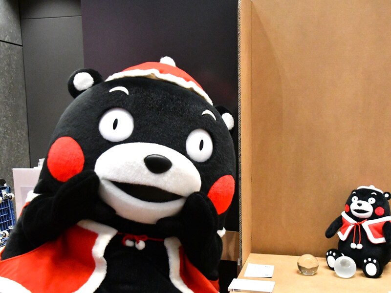 「ライティングオブジェ」=12月23日、東京都中央区