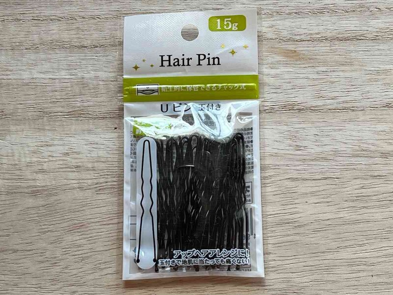 セリアの「Uピン　玉付き」