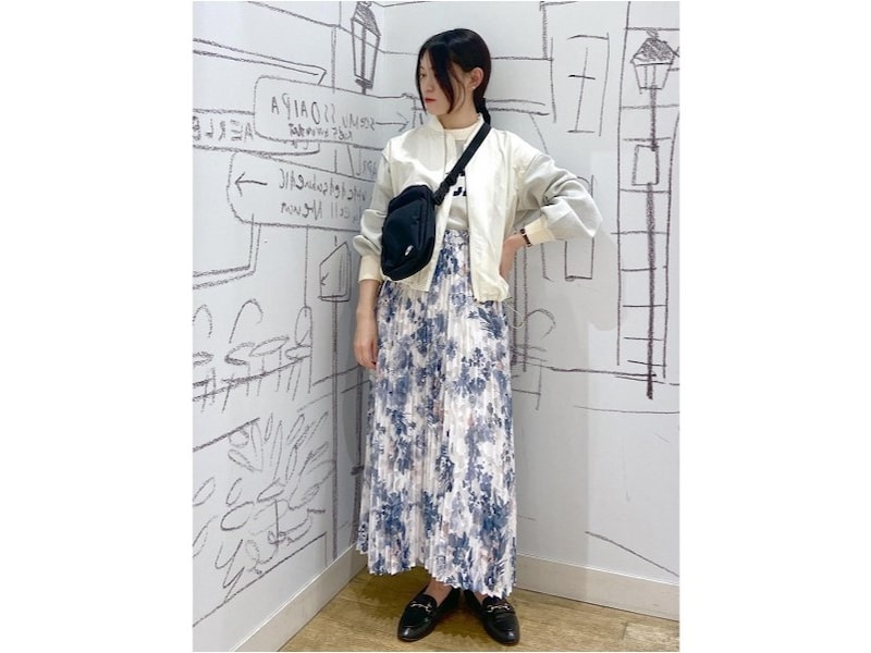 斜めがけできるミニショルダーは貴重品入れにも便利 出典:WEAR