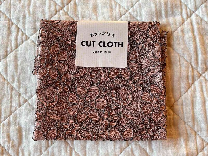 セリアの「ラインラッセルレース」