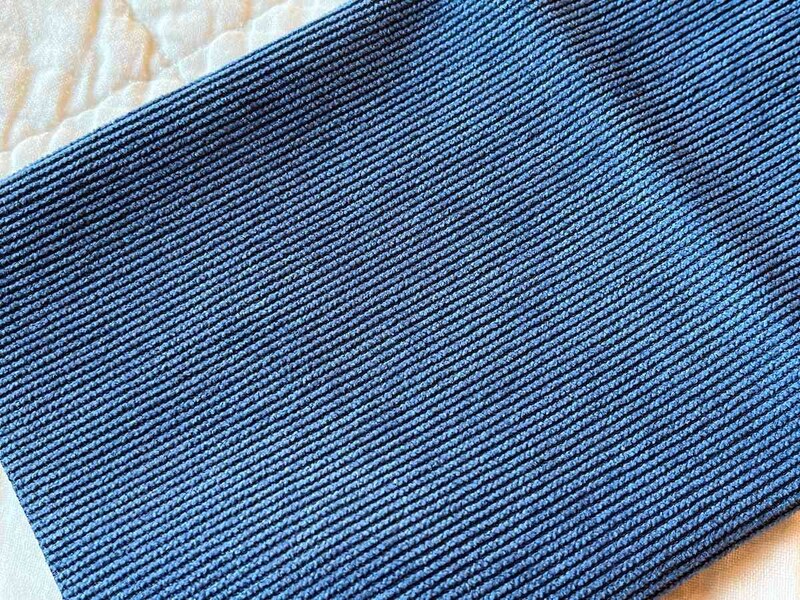 セリアの「カットクロス コーデュロイ」は生地が少し厚手
