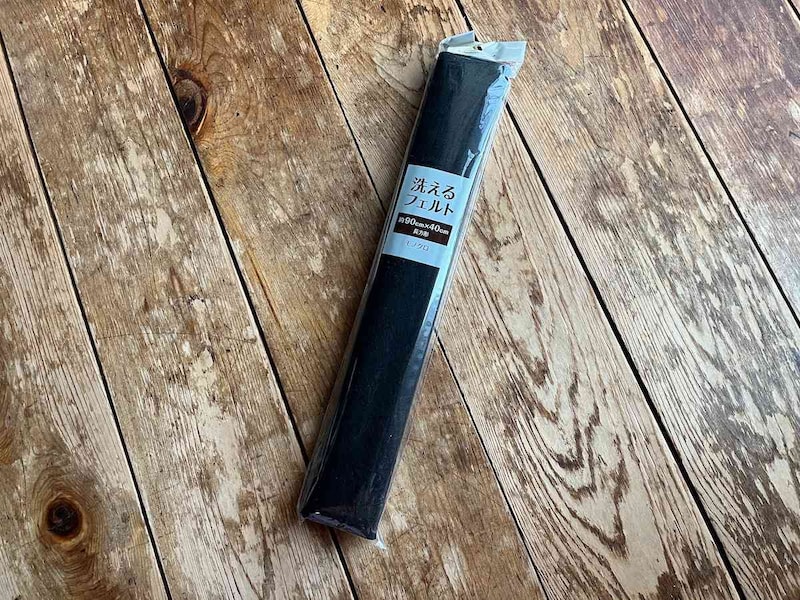 セリアの「洗えるフェルト モノクロ」