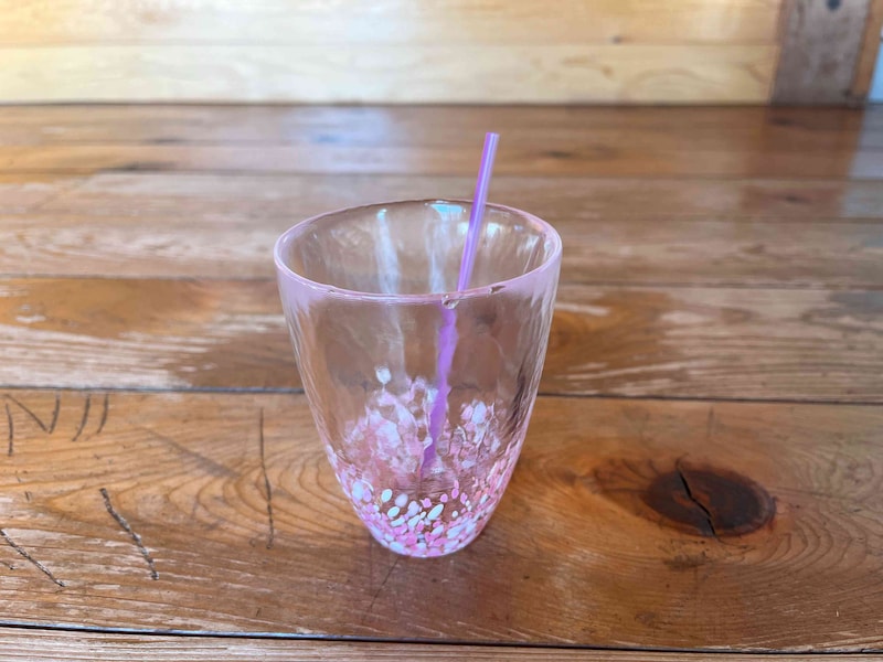 セリアの「ショートストロー」を通常のコップに入れてみた