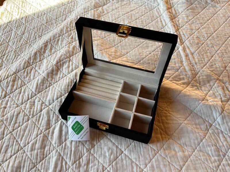 ダイソーの「ジュエリーボックス」