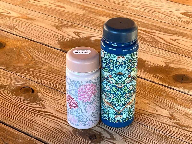 セリアのウィリアム・モリスデザインの「ウォーターボトル」
