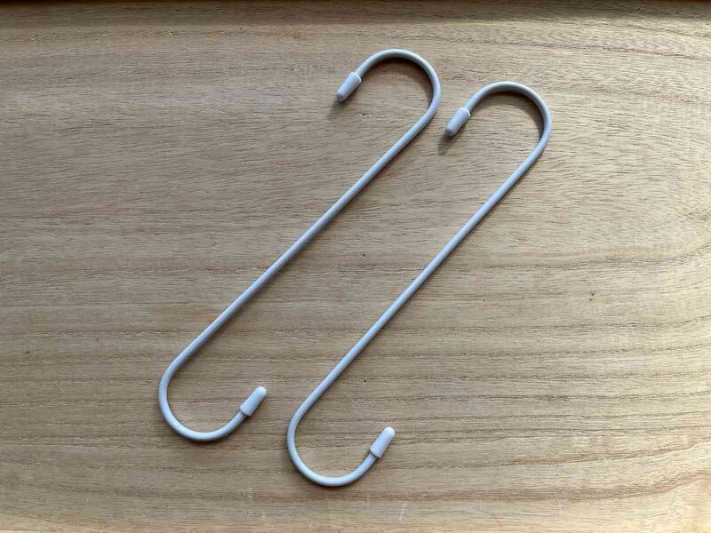 セリアの「スチールSかけフック 大」は大きめでカバンや植木鉢をかけられる