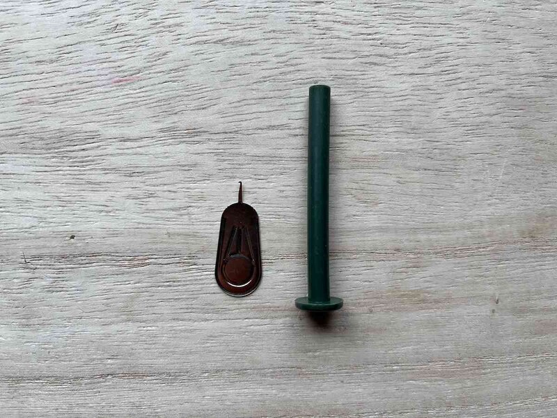 キャンドゥの「コンパクトハンディミシン」の付属品