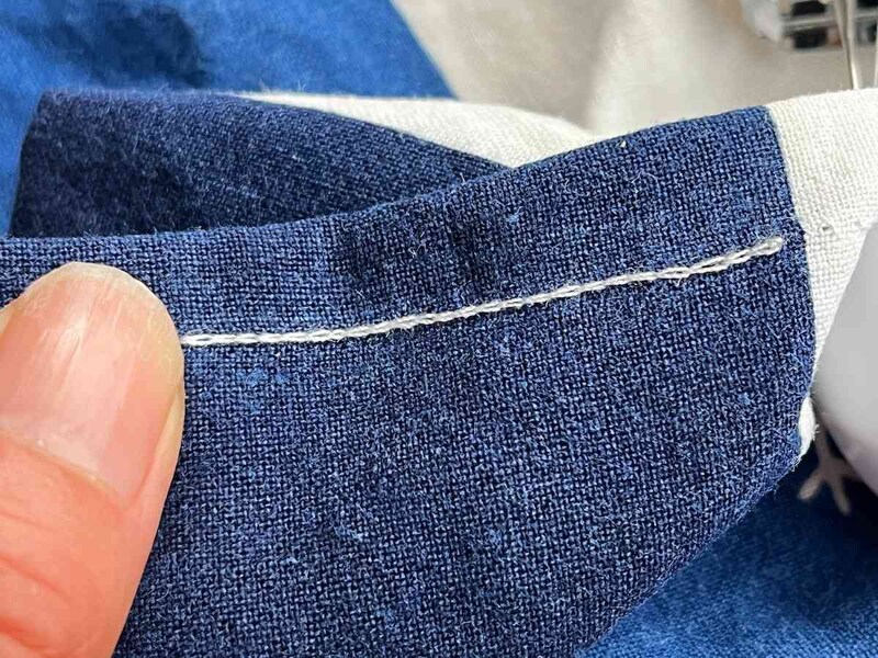 裏はチェーンステッチ