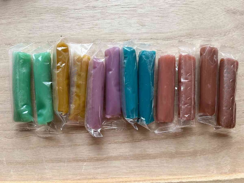 ラテカラーのセリアの「こむぎねんど」