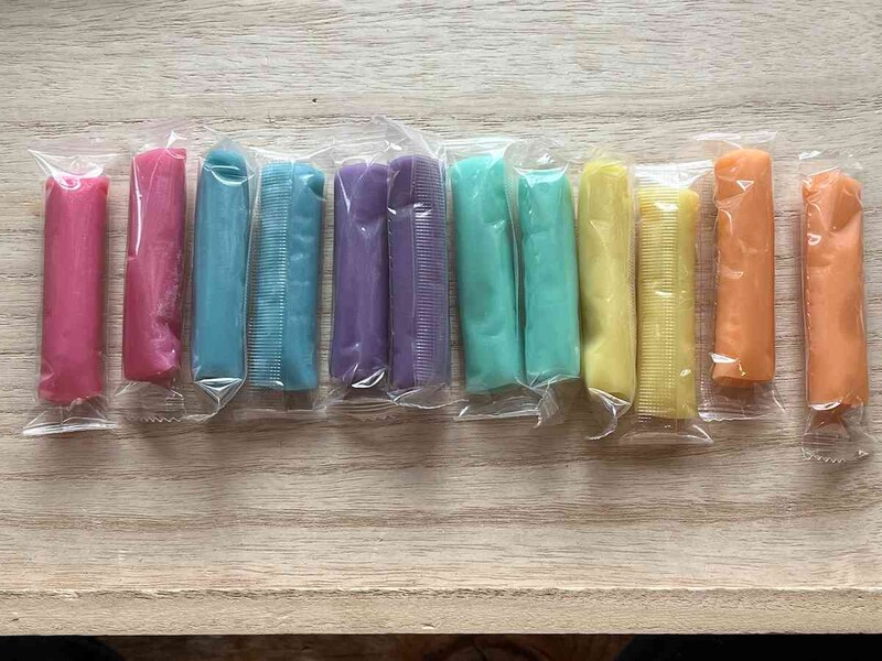 ミルキーカラーのセリアの「こむぎねんど」