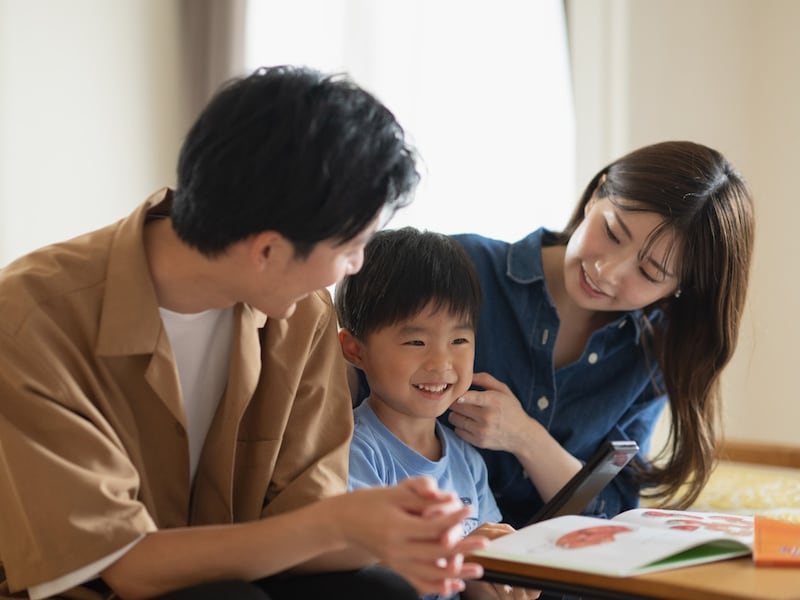 「魔性妻」はポジティブで、子どもも夫も上手に褒める。