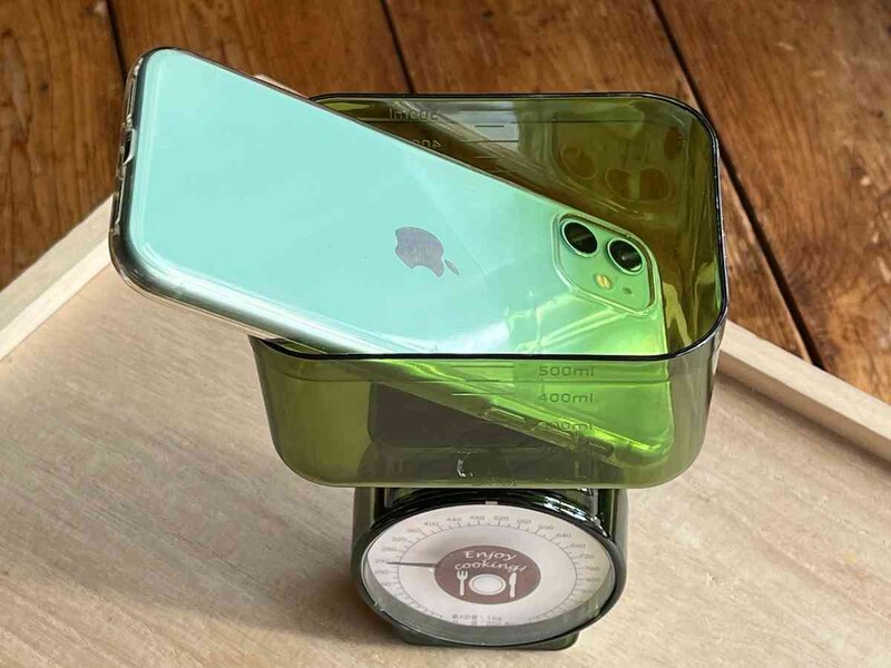 スマホの重さを量ってみる