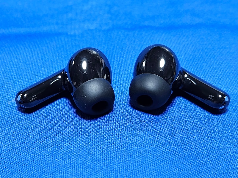 カナル型イヤホン