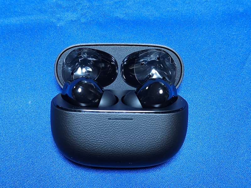 充電ケースを開けた状態