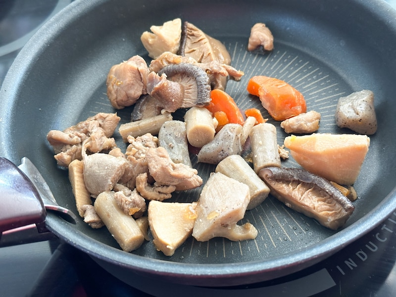 筑前煮をオイスターソースで炒める