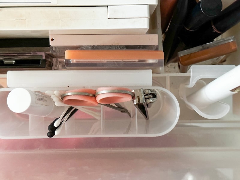 「チューブ薬味スタンド」に綿棒など