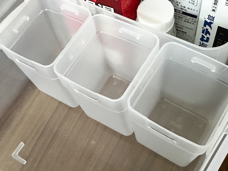 ツールBOXにくつしたカップは３つ入る