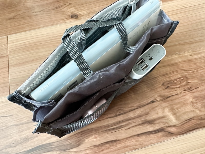 マチが広がるバッグインバッグ