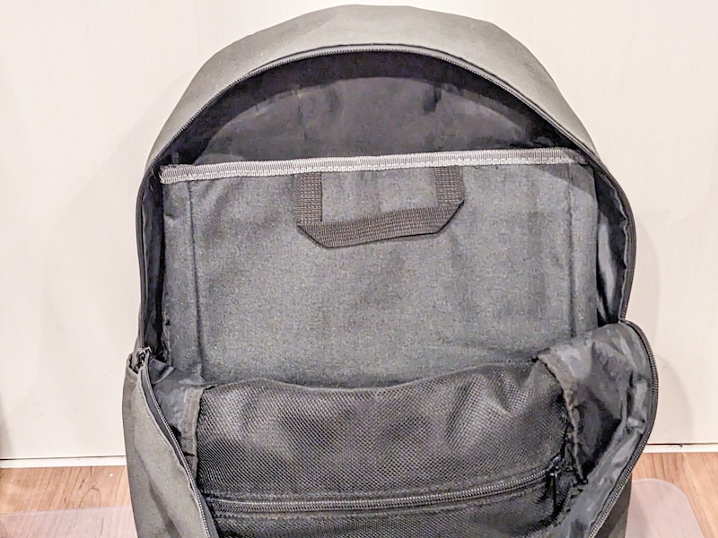 リュックの中に入る