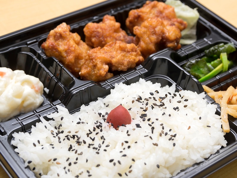 唐揚げ弁当は脂質の取りすぎにもつながります
