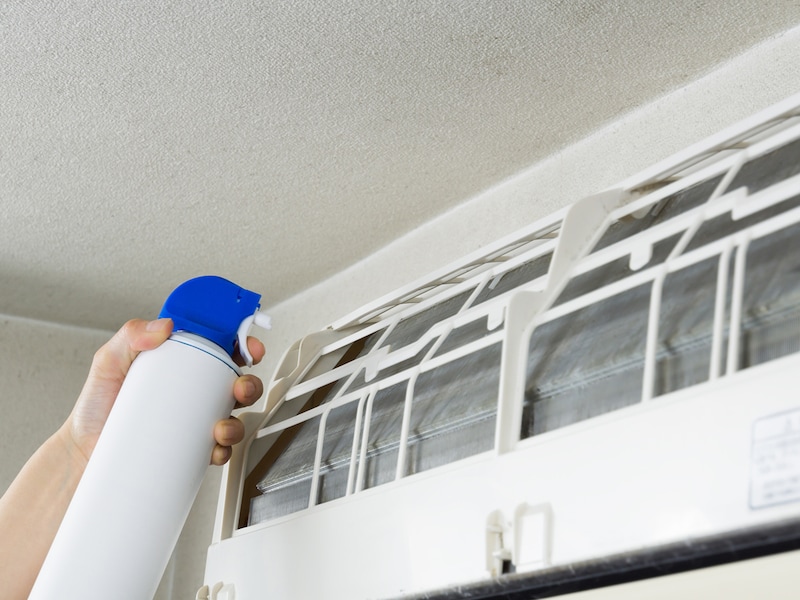 洗浄スプレーを使うのは絶対にやめましょう