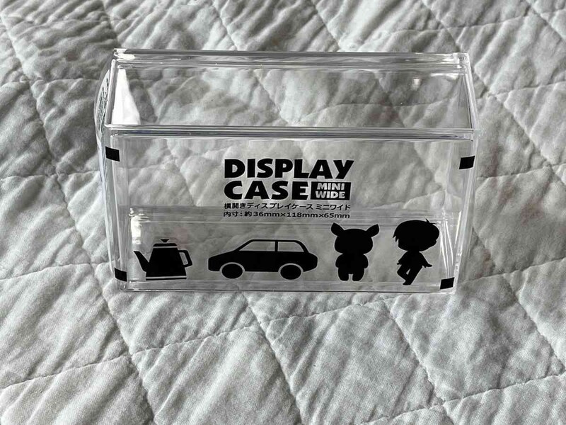 セリアの「横開きディスプレイケース　ミニワイド」