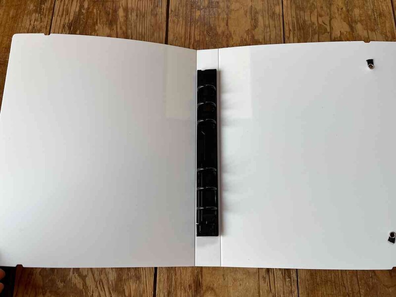 セリアの「マイコレ 6リングバインダー」の内側