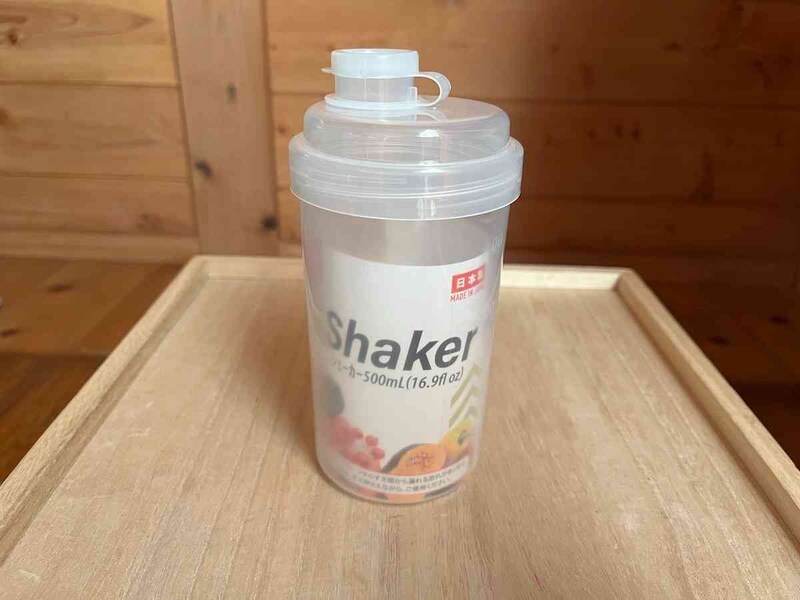 ダイソーの「シェーカー」