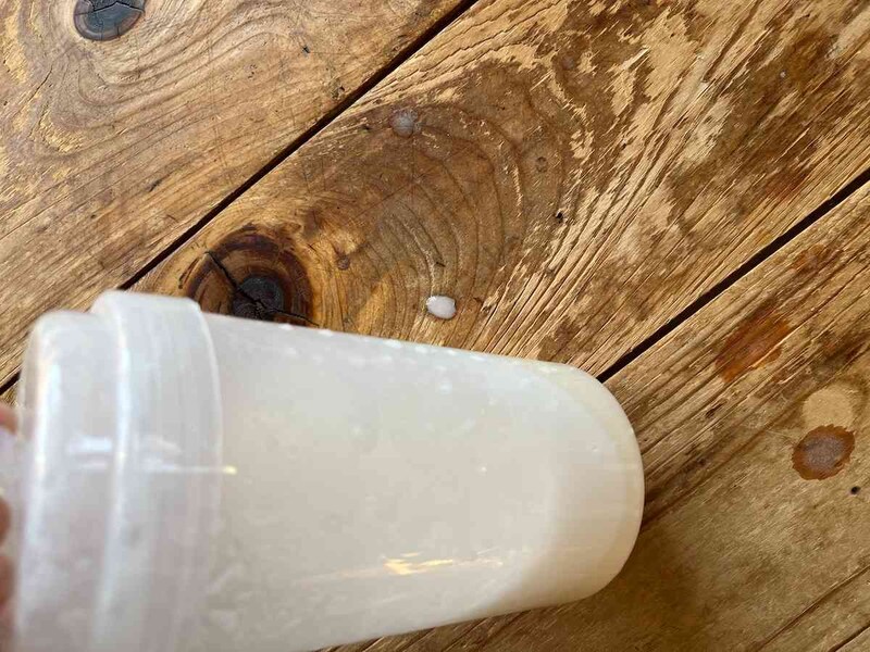 ダイソーの「シェーカー」は力の加減か液漏れしてしまった