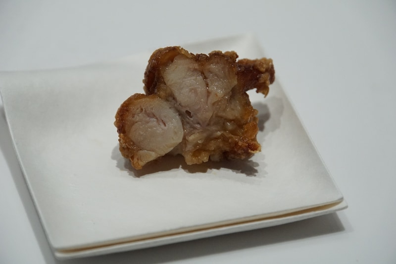 鶏の唐揚げも肉汁たっぷりでおいしく仕上がっていました（筆者撮影）