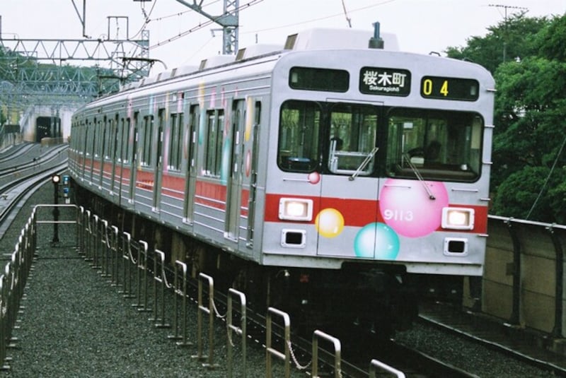 東急東横線の桜木町行きの電車(画像：PIXTA)