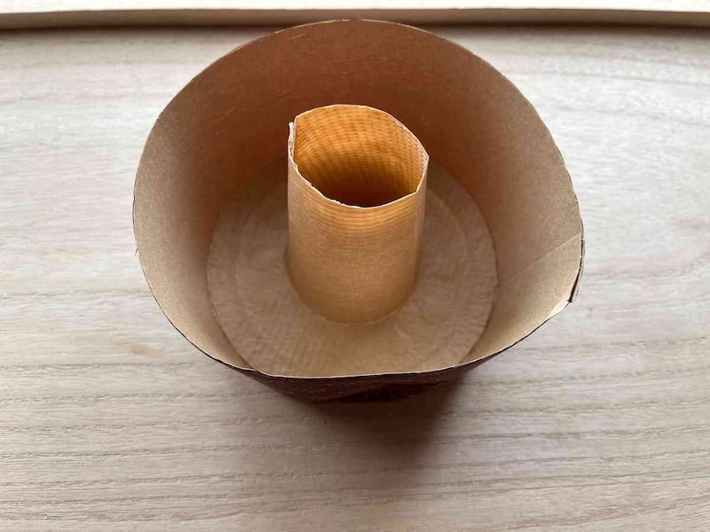 セリアの「イタリア製シフォンケーキ型」