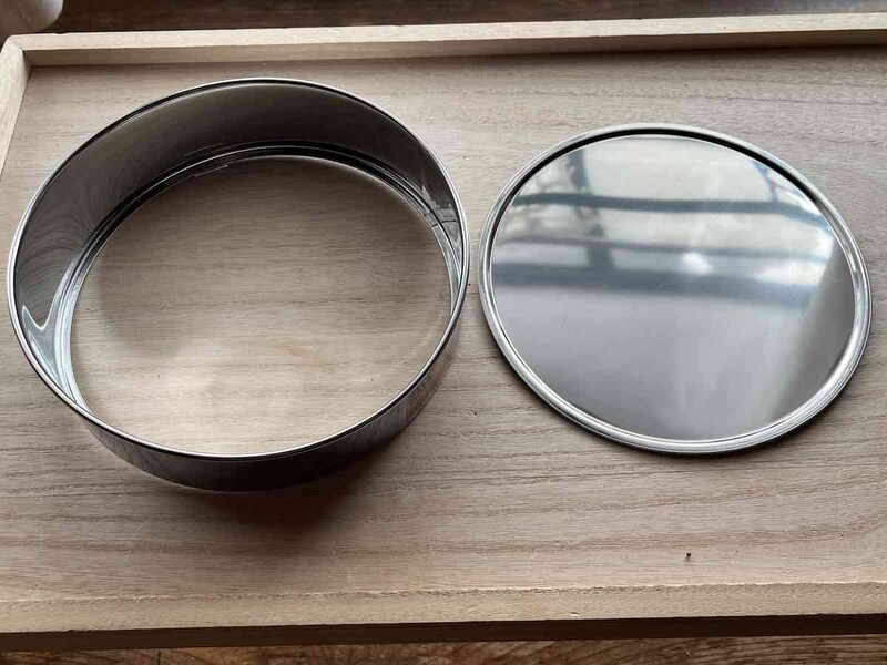 セリアの「デコレーションケーキ丸型6号」の底は取り外せる