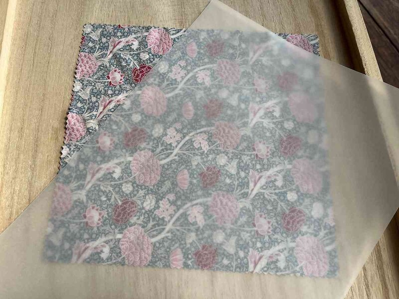 セリアの「厚口トレーシングペーパー」は紙が少し厚手