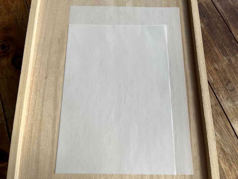 A4サイズのトレーシングペーパーと大きさを比較