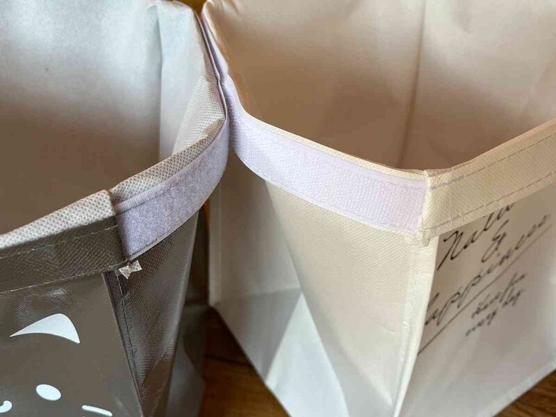 セリアの「折りたたみランドリーBOX」は面ファスナー同士がくっつく