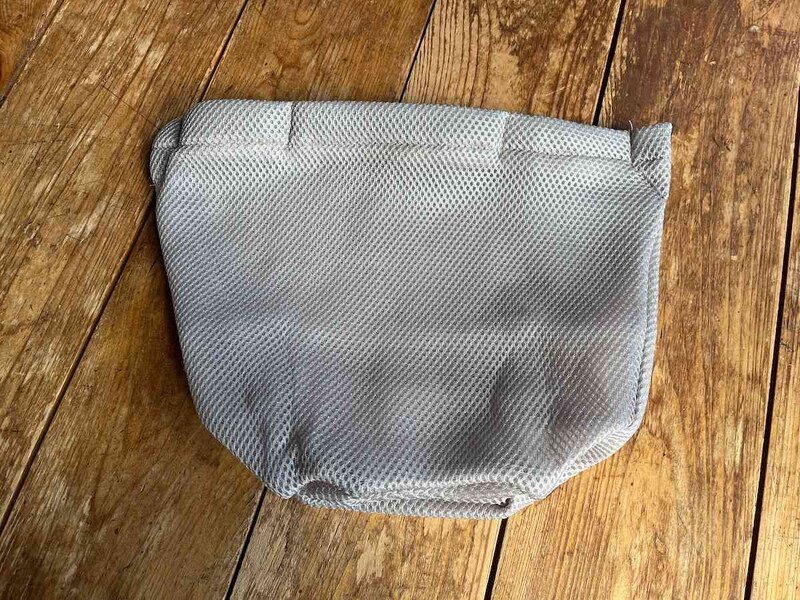 セリアの「そのまま洗えるランドリーネットバッグ」は洗濯機にそのまま入れられる