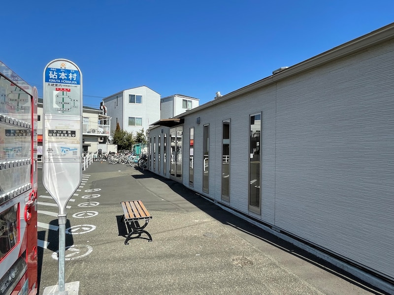 2024年2月訪問時の砧本村バス停