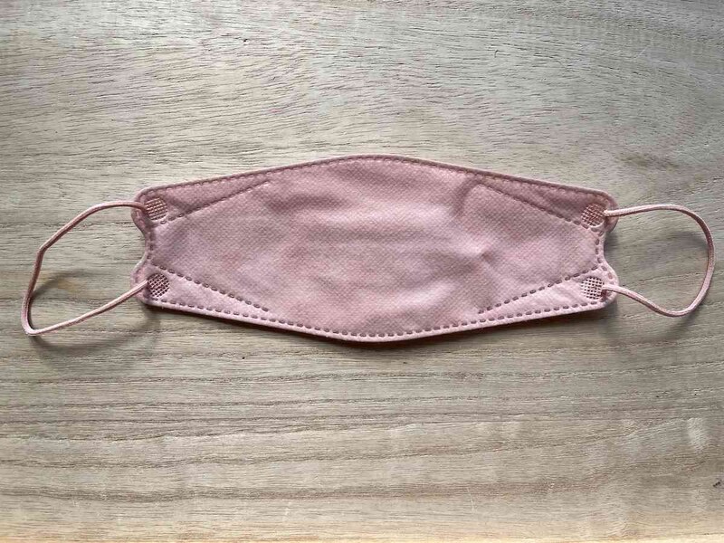 ダイソーのピンクの「3Dマスク」