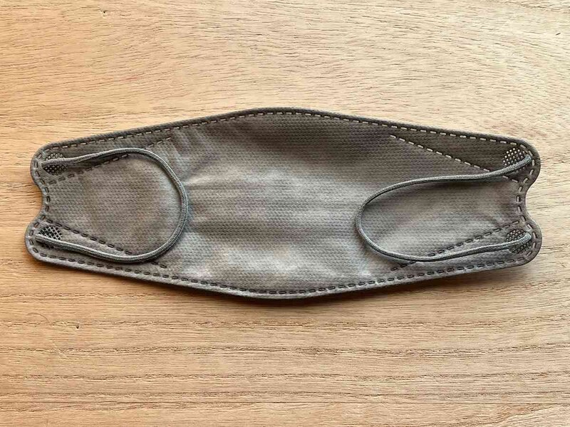 暗めのグレーではなく落ち着いた色合い