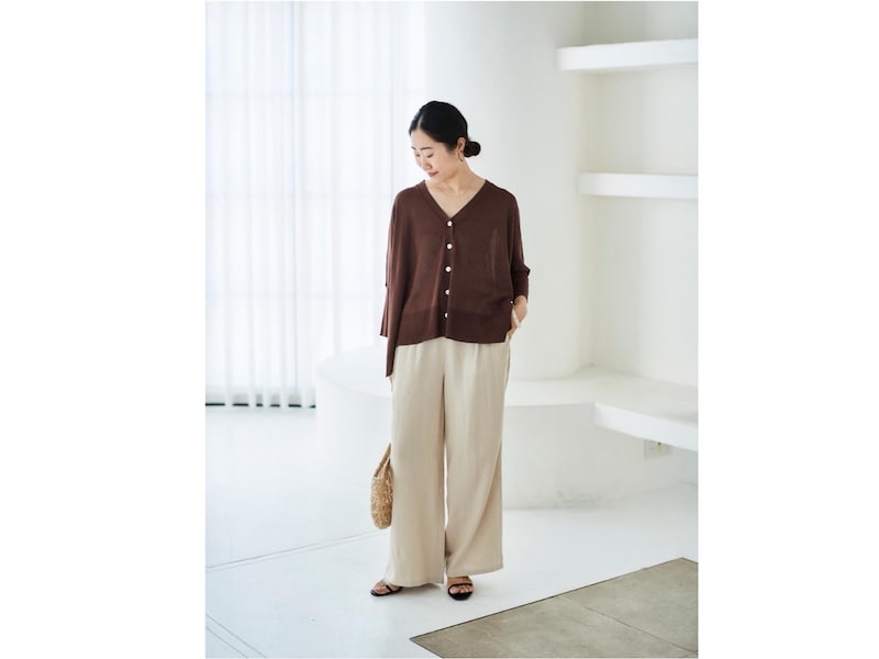 【OKコーデ】袖口や裾にそれぞれゆとりがあると、空気が通るため涼しさもキープ