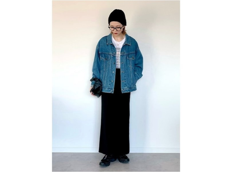 コーデに差がつくサロモンのスニーカーでこなれ感を 出典:WEAR