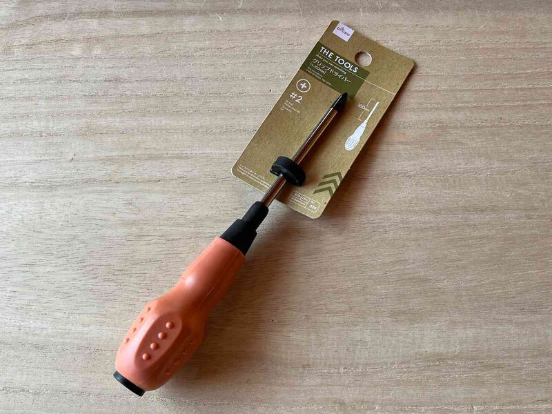 ダイソーの「グリップドライバー（＋、100mm）」